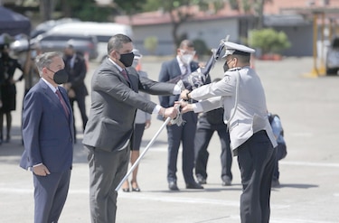 Empieza la era de Gabriel Medina en la Policía Nacional