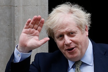 Boris Johnson continúa su recuperación por Covid-19 en el hospital