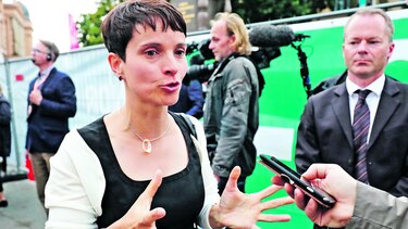 Populistas superan al partido de Merkel