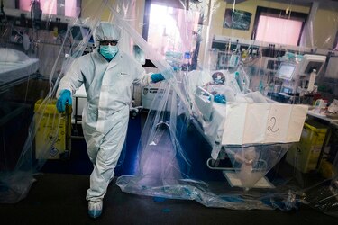 Nuevas restricciones para intentar frenar la pandemia en Europa