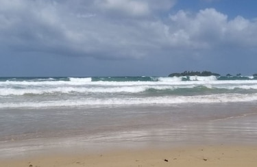 Sinaproc pide prudencia a bañistas y tripulación de embarcaciones por oleajes en el Caribe