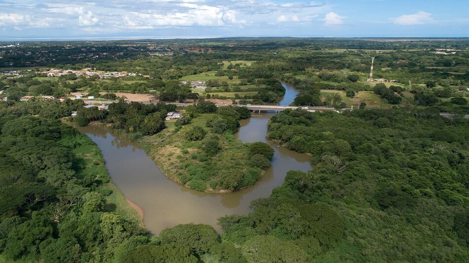 La peligrosa mezcla que contamina el río La Villa: Heces humanas, porcicultura y agroquímicos