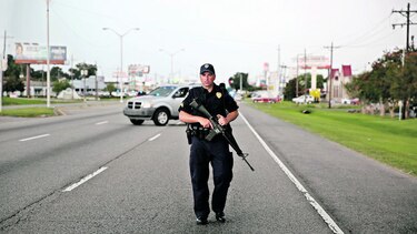 Abaten a tres policías tras tiroteo en Luisiana