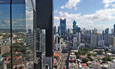 Datos sobre mujeres directoras de bancos en Panamá