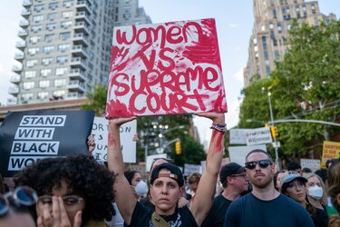 Senadores de Estados Unidos acusan a un juez de la Corte Suprema de mentirles sobre el aborto