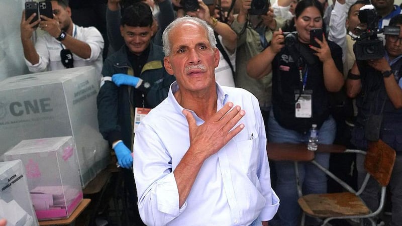 Mulino felicita a Asfura y plantea trabajo conjunto en beneficio mutuo