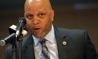 Alcalde de Atlantic City se declara culpable por robo de 87 mil dólares de una liga de baloncesto
