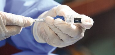 Pacientes crónicos del sector privado, sin conocer sobre plan de vacunación 