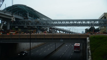 Metro de Panamá concluye instalación de pasarela y abre la vía Domingo Díaz