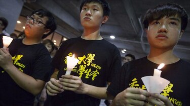 Miles de personas homenajean en Hong Kong a las víctimas de Tiananmen