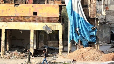 Ataques aéreos golpean zona rebelde del este de Alepo tras semanas de pausa