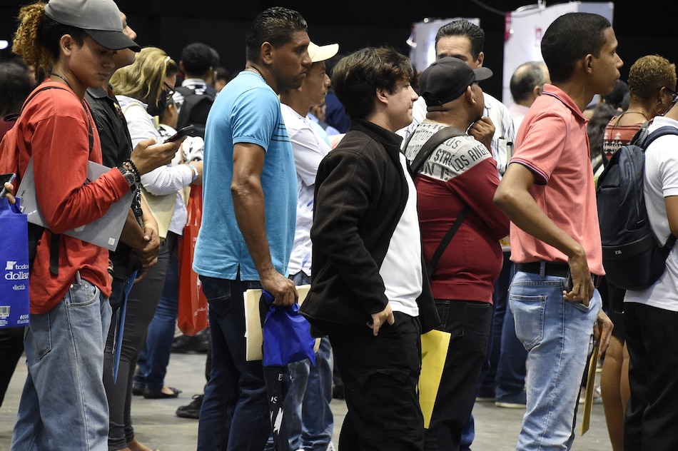 Cerca de un millón de personas buscan empleo en Panamá