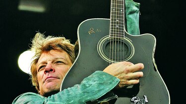 Bon jovi cancela concierto debido al tifón Dujuan