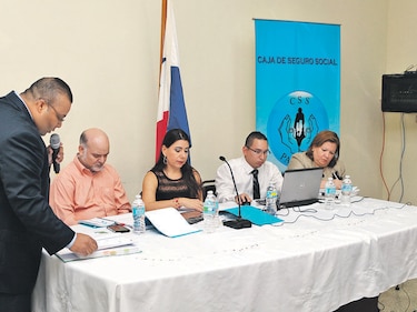 Alquiler de ambulancias de la CSS, en su recta final