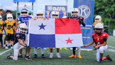 Raiders y Fighting Owls arrancan fuerte en la Kiwanis Football League