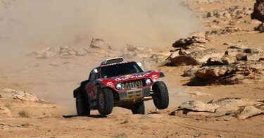 Sainz y Brabec se mantienen líderes después de cinco etapas del Dakar