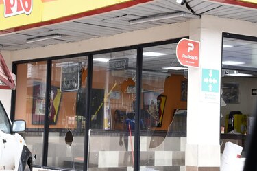 Cancelaciones de reservas turísticas, cierre de comercios y desempleo, las secuelas de la crisis