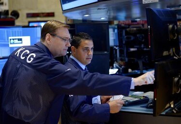 Wall Street abre con ganancias y el Dow Jones avanza un 0.28%