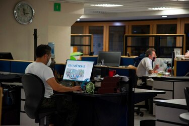 Diarios latinoamericanos apuestan por suscripciones digitales sacudidos por Internet