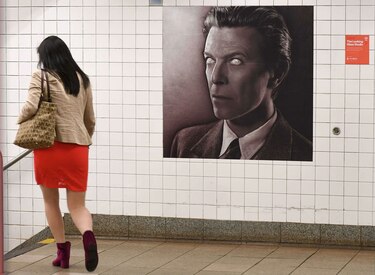 David Bowie invade una estación de metro en Nueva York