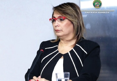 Directora de la Lotería se compromete a divulgar lista de dueños de libretas de billetes