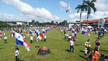 Realizan siembra de banderas en Ciudad del Saber 