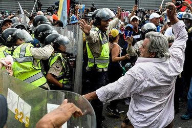 Suben a 155 los civiles encarcelados por cortes militares venezolanas