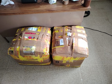 Aduanas retiene en Guabalá cajas de ropa deportiva del FC Barcelona y el Real Madrid, presuntamente falsificada