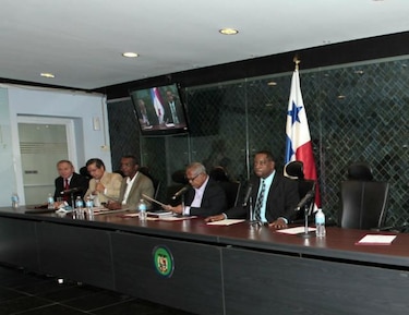 Diputados oficialistas no hacen quórum para tratar denuncias contra Martinelli