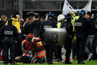 Hinchas del Lille quedan hospitalizados tras accidente en estadio