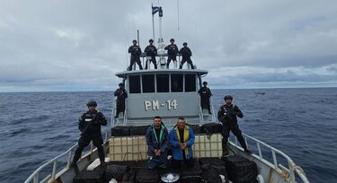 Marina de El Salvador incauta 1.5 toneladas de droga en aguas del Pacífico