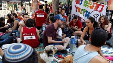 Gais en huelga en Israel protestan por una nueva ley