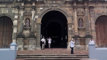15 empresas participan en inspección para remozar la Catedral