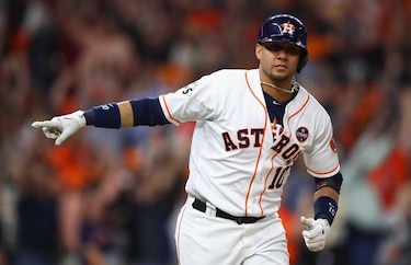 Gurriel es suspendido cinco partidos de 2018 por gesto racista