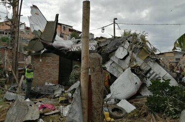 Al menos siete muertos tras caer avioneta en el  barrio Junín de  Popayán