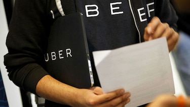 Uber y fabricante de Mercedes-Benz forman alianza para vehículos autónomos