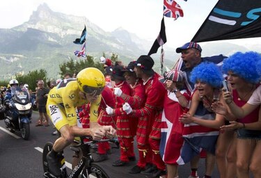 Froome gana prueba contrarreloj y ya divisa los Campos Elíseos