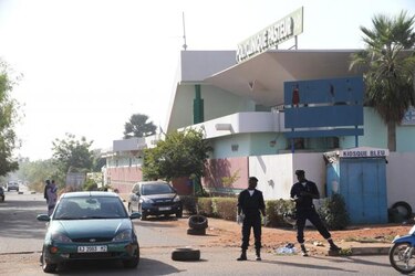 Anciana muere por ébola en Mali, donde la epidemia se extiende