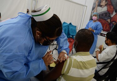 Vacunación, vigilancia y medidas de protección, los factores que han contribuido a frenar el virus en Panamá