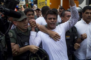 Difieren audiencia preliminar de Leopoldo López