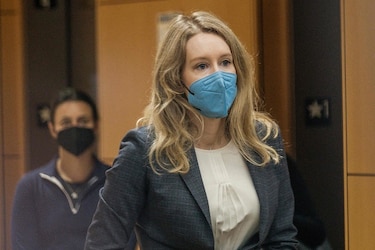 ¿Víctima o victimaria? Se inicia el juicio de expromesa de Silicon Valley