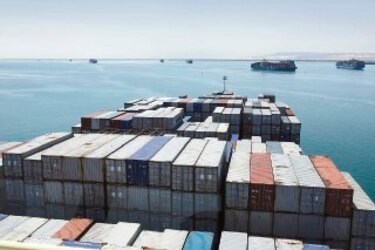 Egipto contrata dragado en Suez