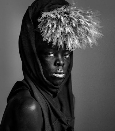 La fotógrafa Zanele Muholi llega a Panamá con la muestra ‘Amalanga awafani’