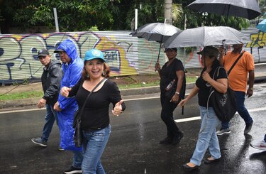 Contratación exprés de educadores: el decreto que desafía a los docentes en paro