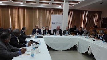 Magistrados del Tribunal Electoral se reúnen con el pleno de la CSJ