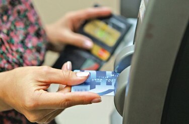 Mastercard gana duelo a Visa en oferta por red de pago