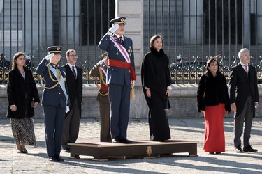 El Rey Felipe VI y la Princesa Leonor, tándem militar frente a una Reina Letizia bicolor en la Pascua Militar