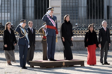 El Rey Felipe VI y la Princesa Leonor, tándem militar frente a una Reina Letizia bicolor en la Pascua Militar