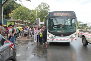 Conductores del Metro Bus interponen denuncia