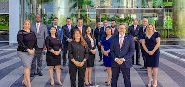 Raúl Quevedo y su equipo de trabajo, lideran un banco enfocado en la reactivación económica del país